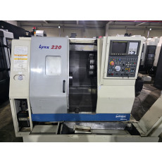 두산8인치 CNC선반 LYNX-220C(2005년식)